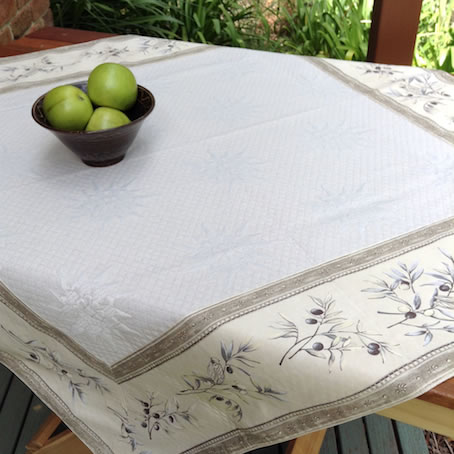 pique quilted bridge tablecloth